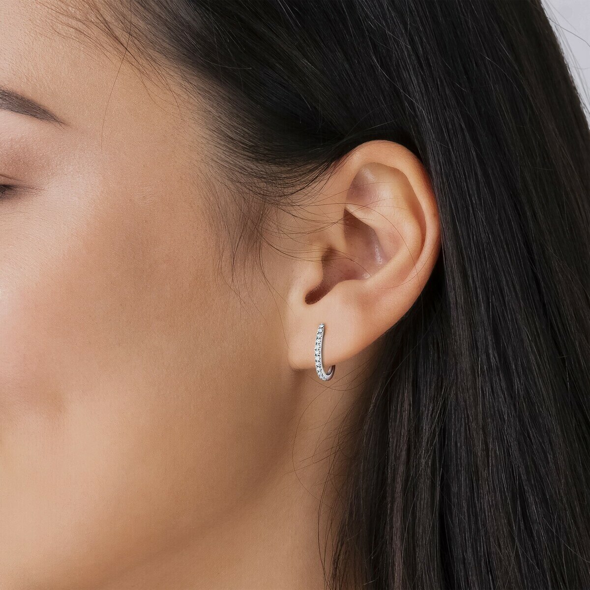 18K ホワイトゴールド 0.25カラット ダイヤモンド Jフープ ピアス