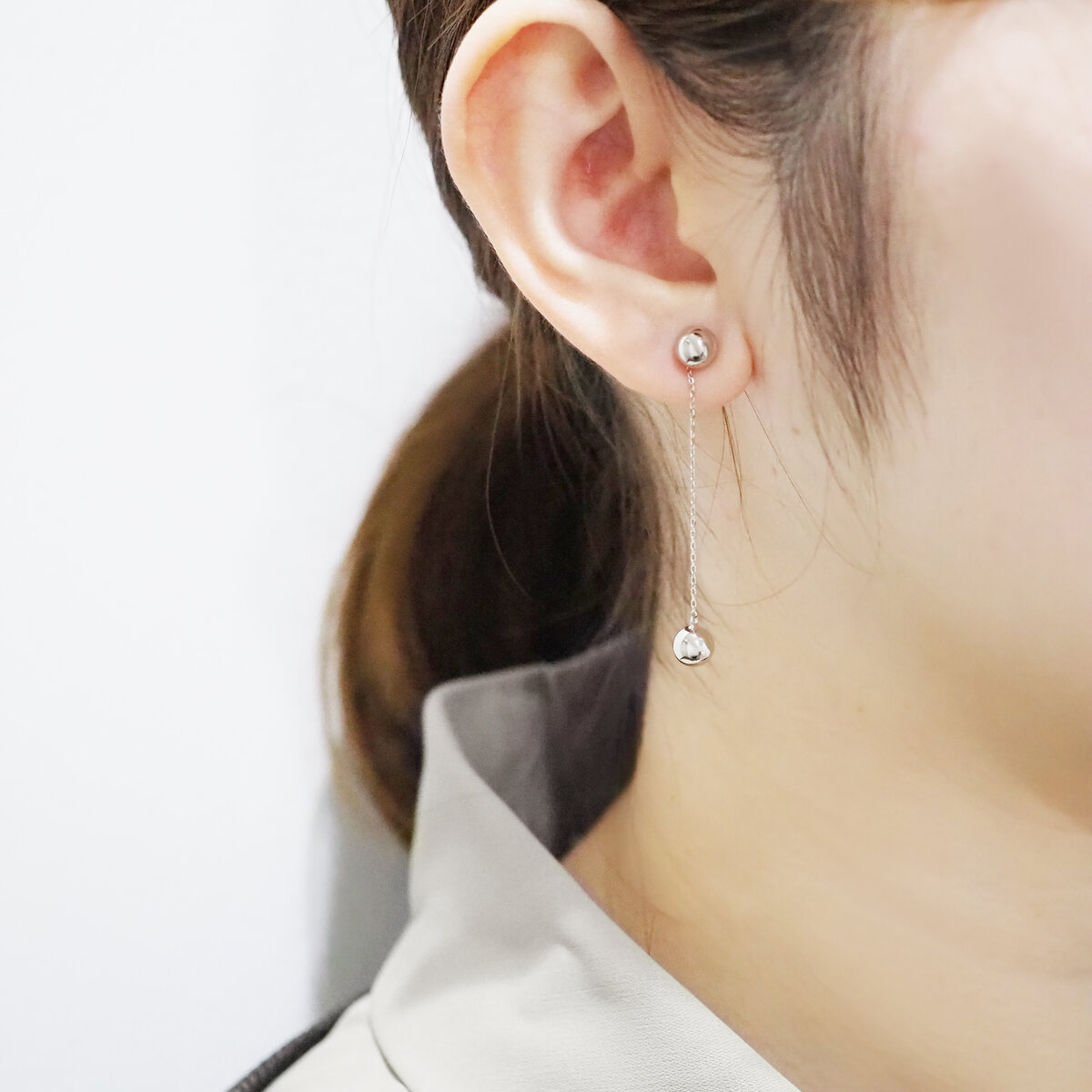 プラチナ 5.5mm ボール チェーン付き 2Way ピアス