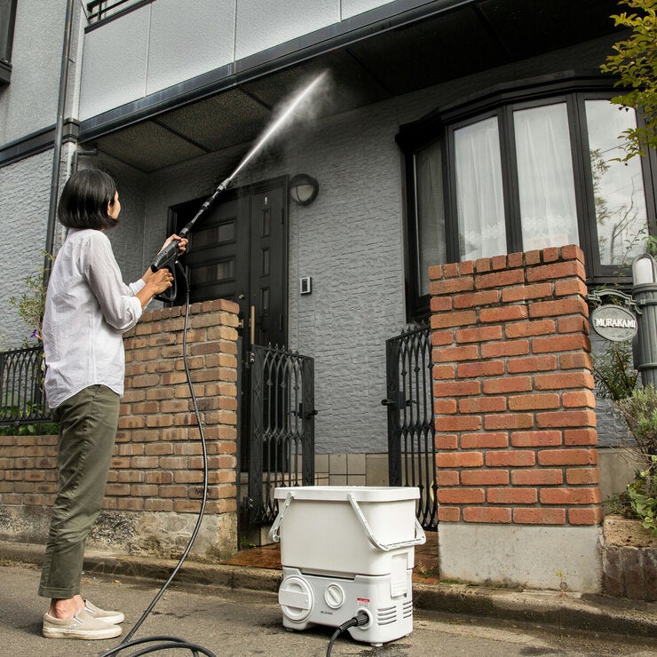アイリスオーヤマ タンク式高圧洗浄機 充電タイプ ホワイト SDT-L01N アイリスオーヤマ タンク式高圧洗浄機 充電タイプ ホワイト SDT-L01N