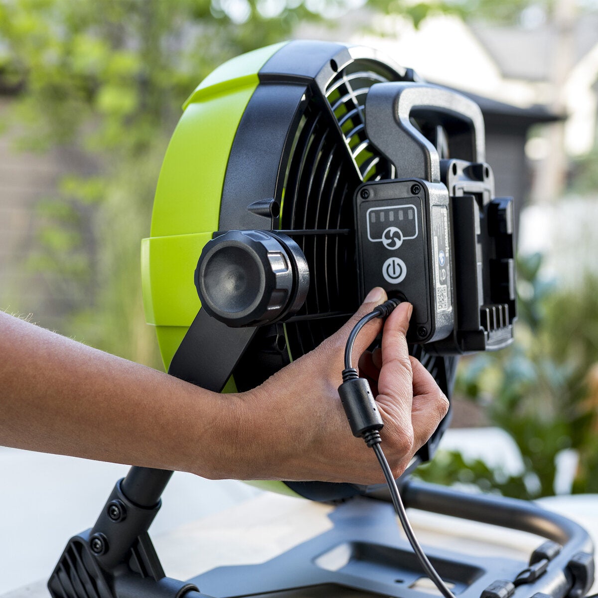 本体のみ、バッテリー別売】Greenworks 24V ポータブルファンPAG401