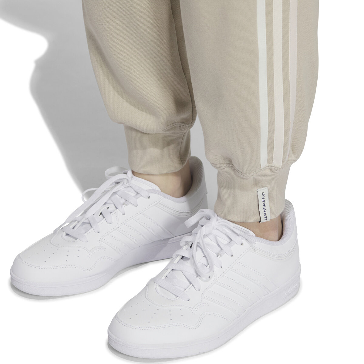 アディダス レディース ジョガー ベージュ M