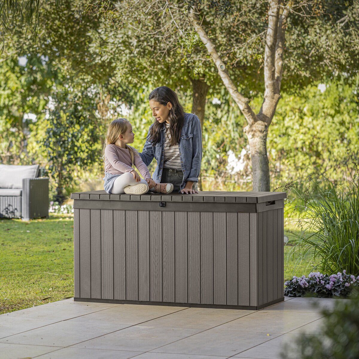 ケター ダーウィン 屋外用デッキボックス 570L グレー | Costco Japan