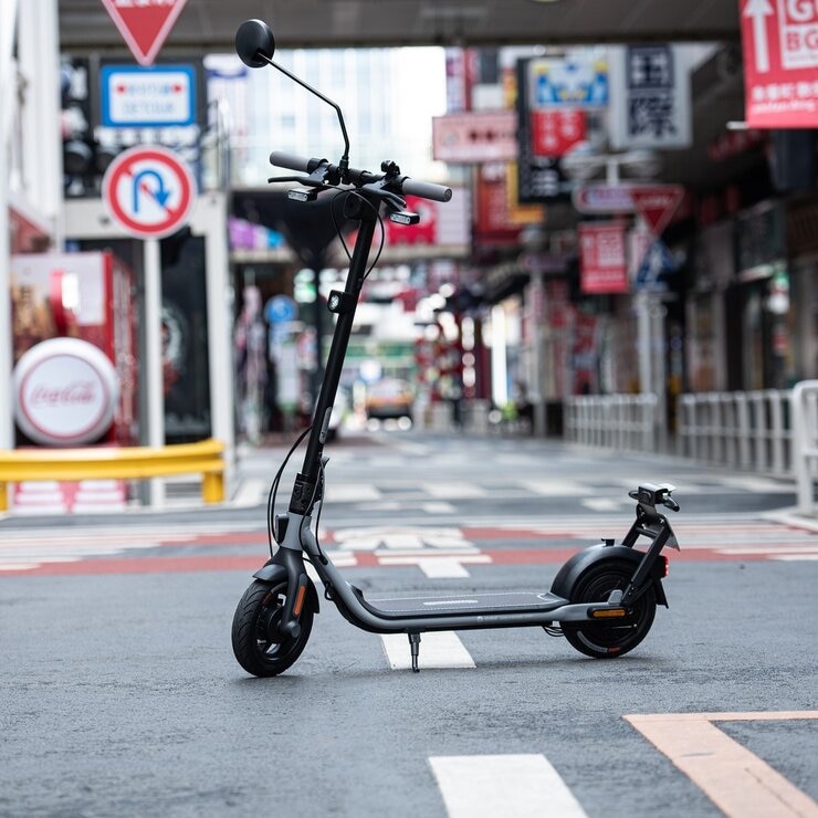 セグウェイ ナインボット Dエアー 電動スクーター 公道走行可能(原付1種) セグウェイ ナインボット Dエアー 電動スクーター 公道走行可能(原付1種)