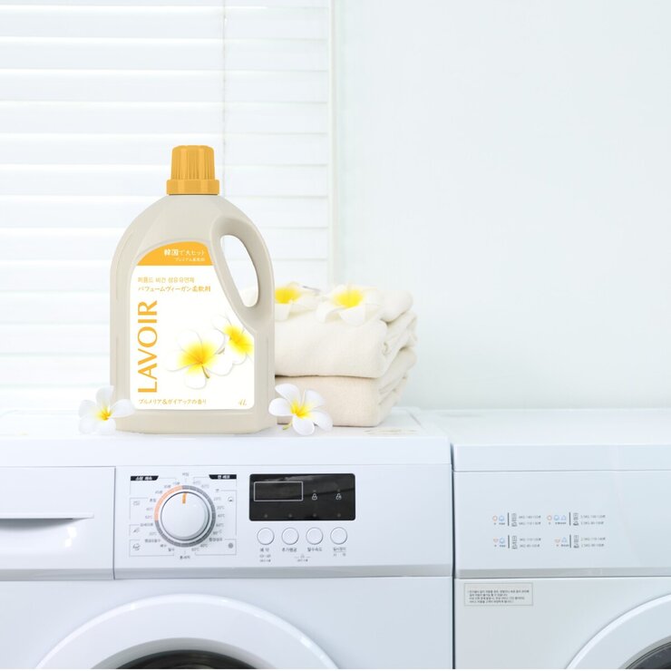 LAVOIR (ラヴァ) 柔軟剤 4L プルメリア&ガイアックの香り