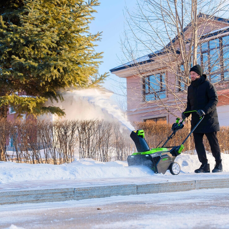 green works pro　充電式手押し除雪機　SNB-403 Greenworks 充電式除雪機 除雪幅22インチ幅（約56cm） 80V 4Ah