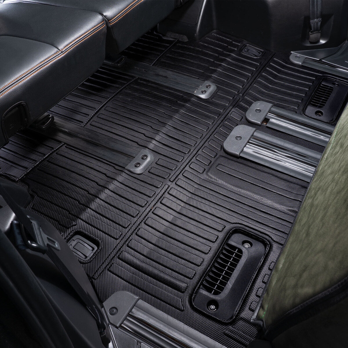 3Dフロアマット 三菱 デリカ D:5 専用 8人乗りモデル