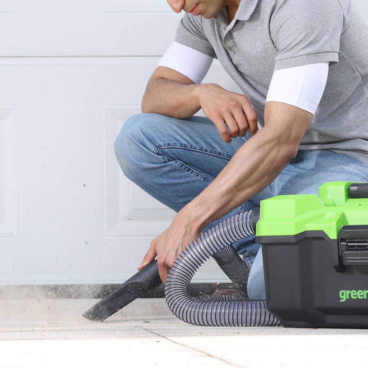 greenworks 24v 乾湿吸湿クリーナー 2AHバッテリー＆充電器同梱