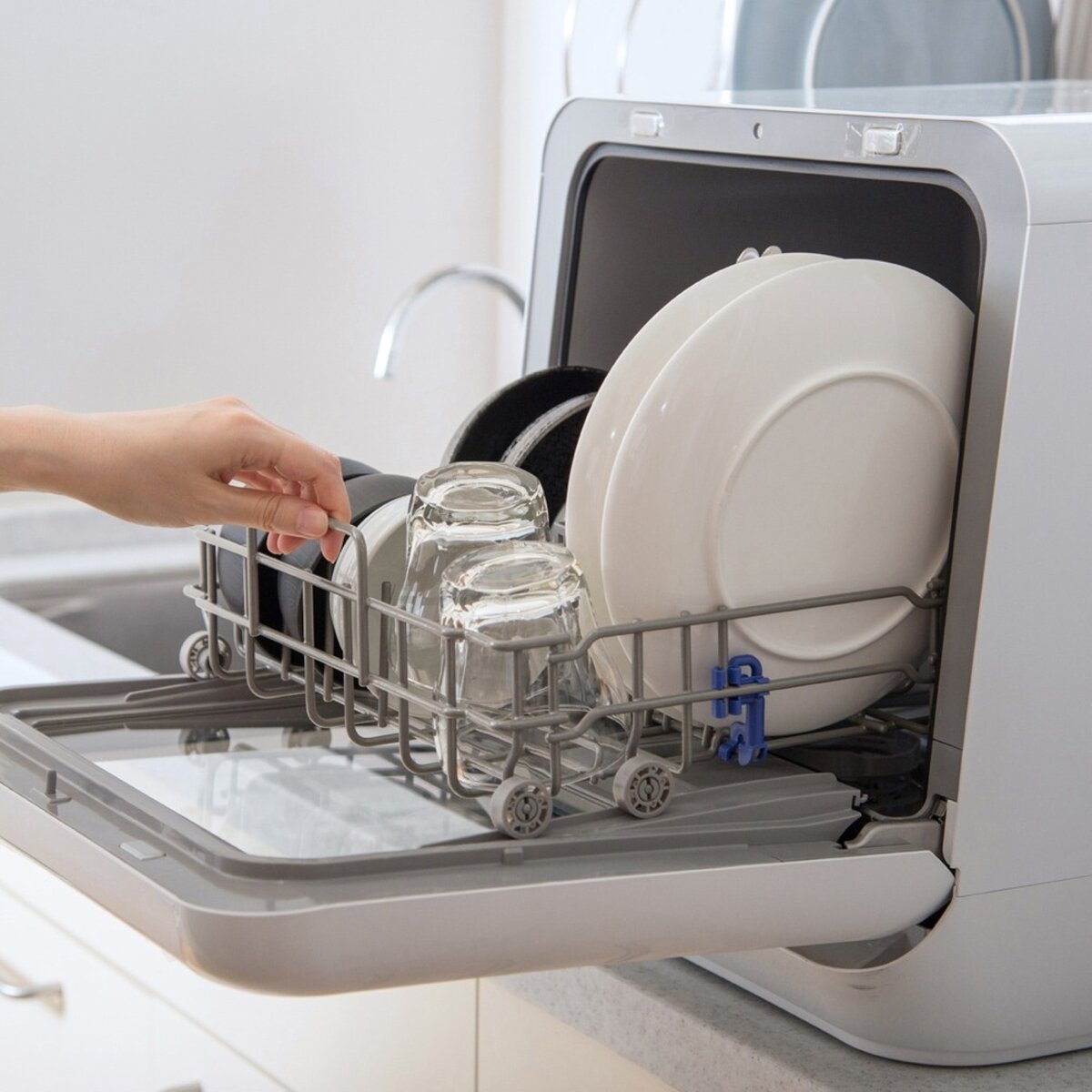 ドバイ選手権 siroca ホワイト SS-M151　食器洗い乾燥機 + 食洗器用洗剤1袋付き その他