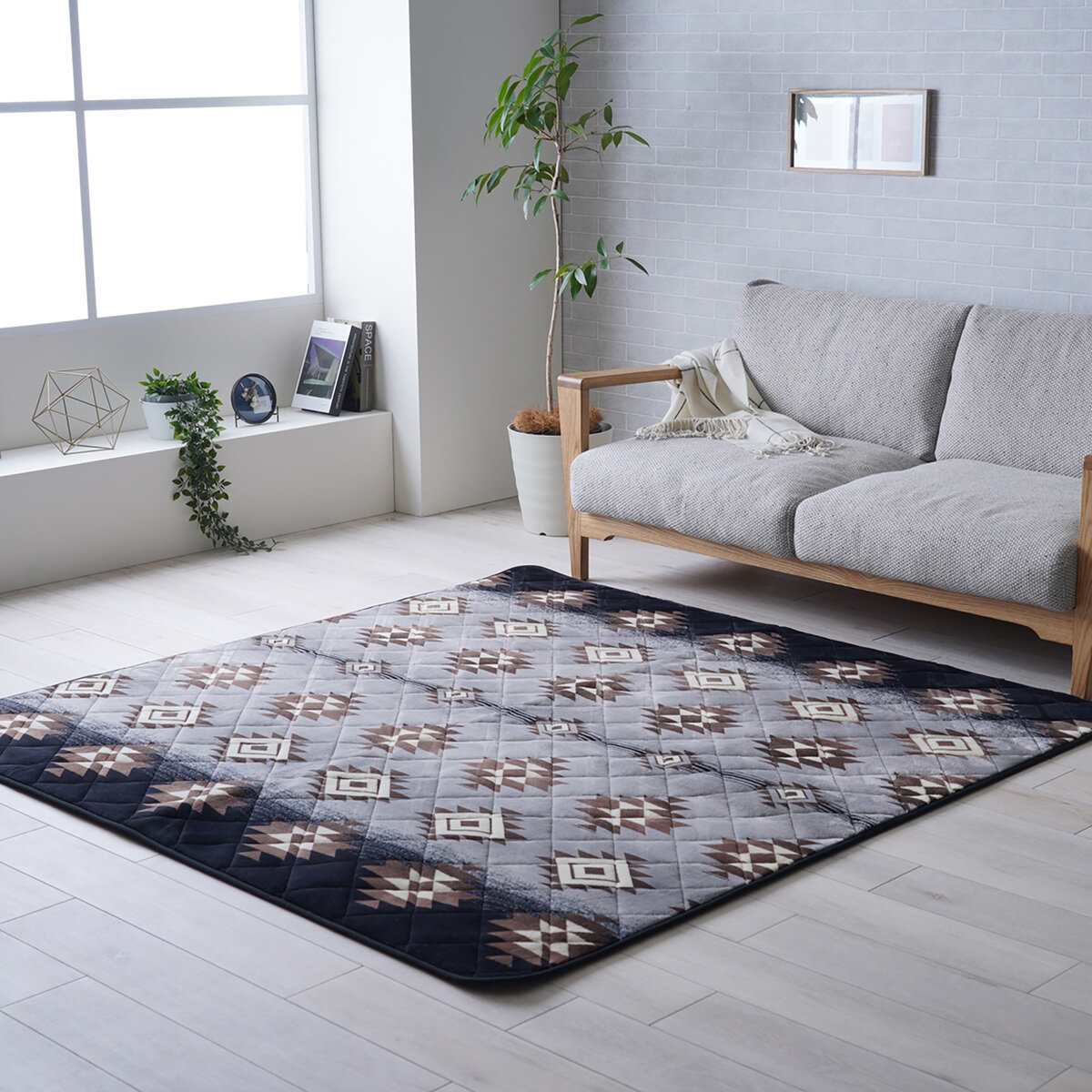 遮熱効果エチレンシート入り暖かラグ プリマス 90X180cm ブラック Costco Japan