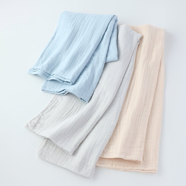 UCHINO ふんわり6重ガーゼケット 140cm x 190cm UCHINO ふんわり6重ガーゼケット 140cm x 190cm