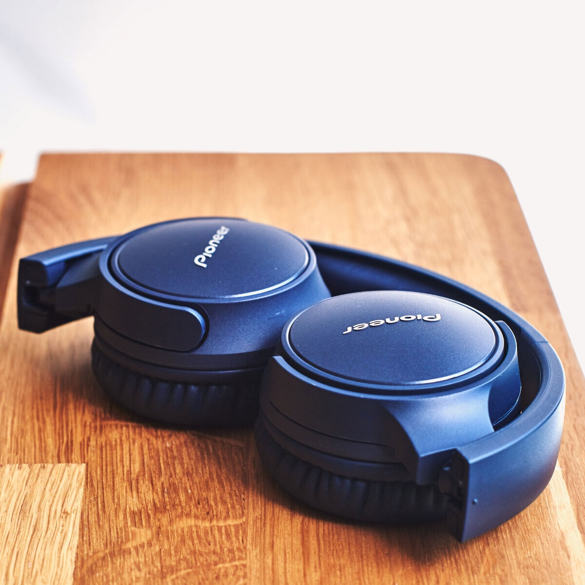 Life Is Colorfulパイオニア SE-MS7BT Bluetoothヘッドホン 密閉型