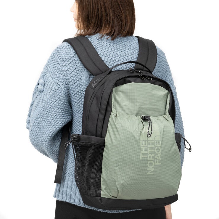ザ・ノース・フェイス ボザー バックパック 19L NF0A52TBGCC ローレルリースグリーン - TNF ブラック ザ・ノース・フェイス ボザー バックパック 19L NF0A52TBGCC ローレルリースグリーン - TNF ブラック