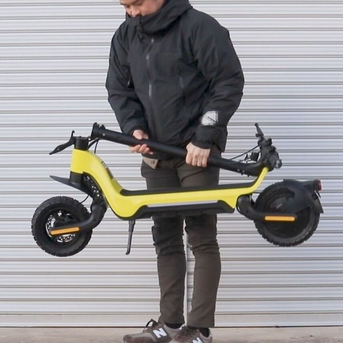 電動キックボード MTM RISE M-1S ブラック