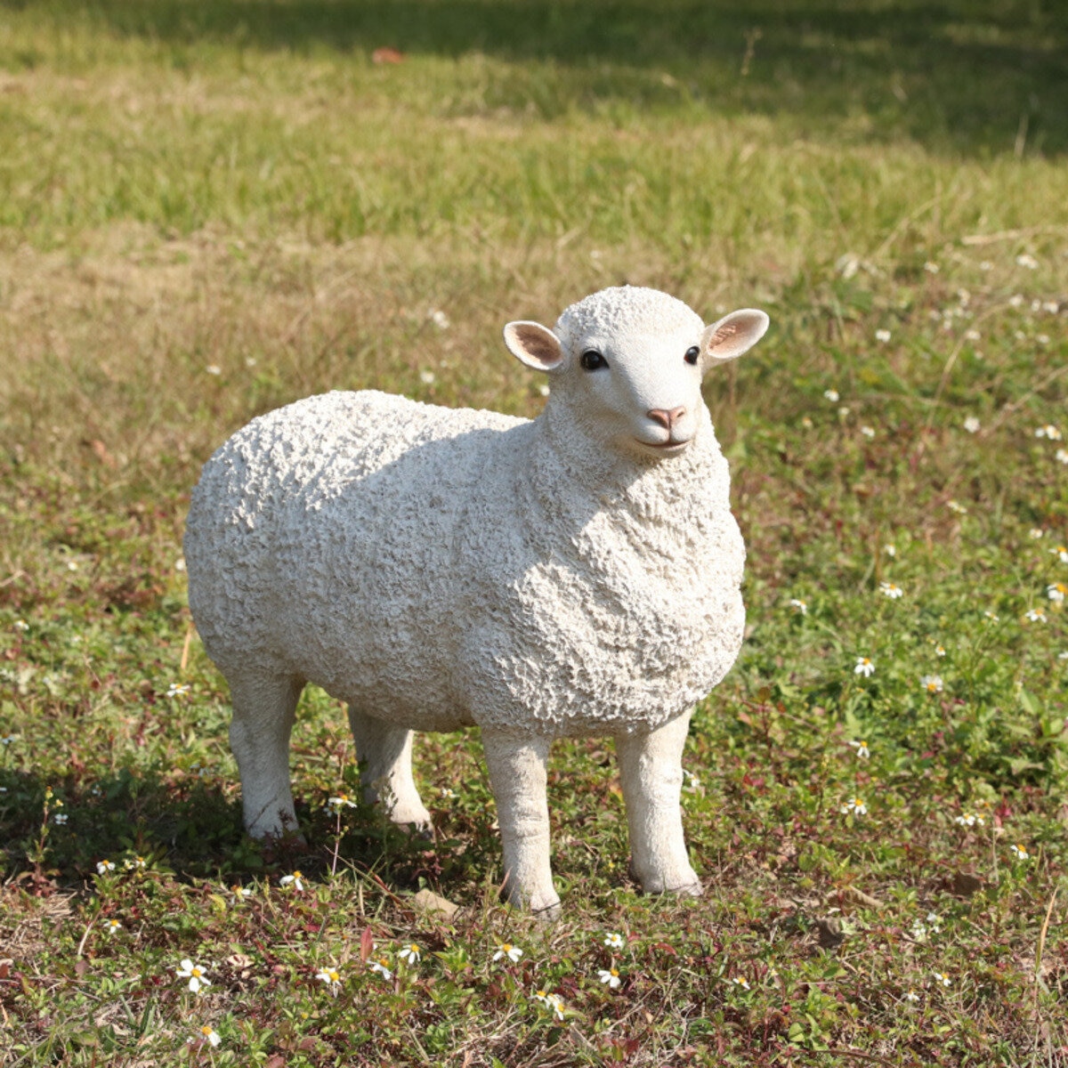 ウービア 見つめる羊の置物 大 H11246 | Costco Japan