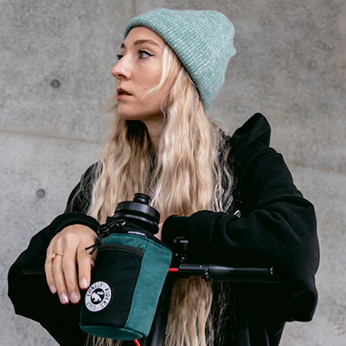 C-HOLD (1.0L) グリーン/ブラック