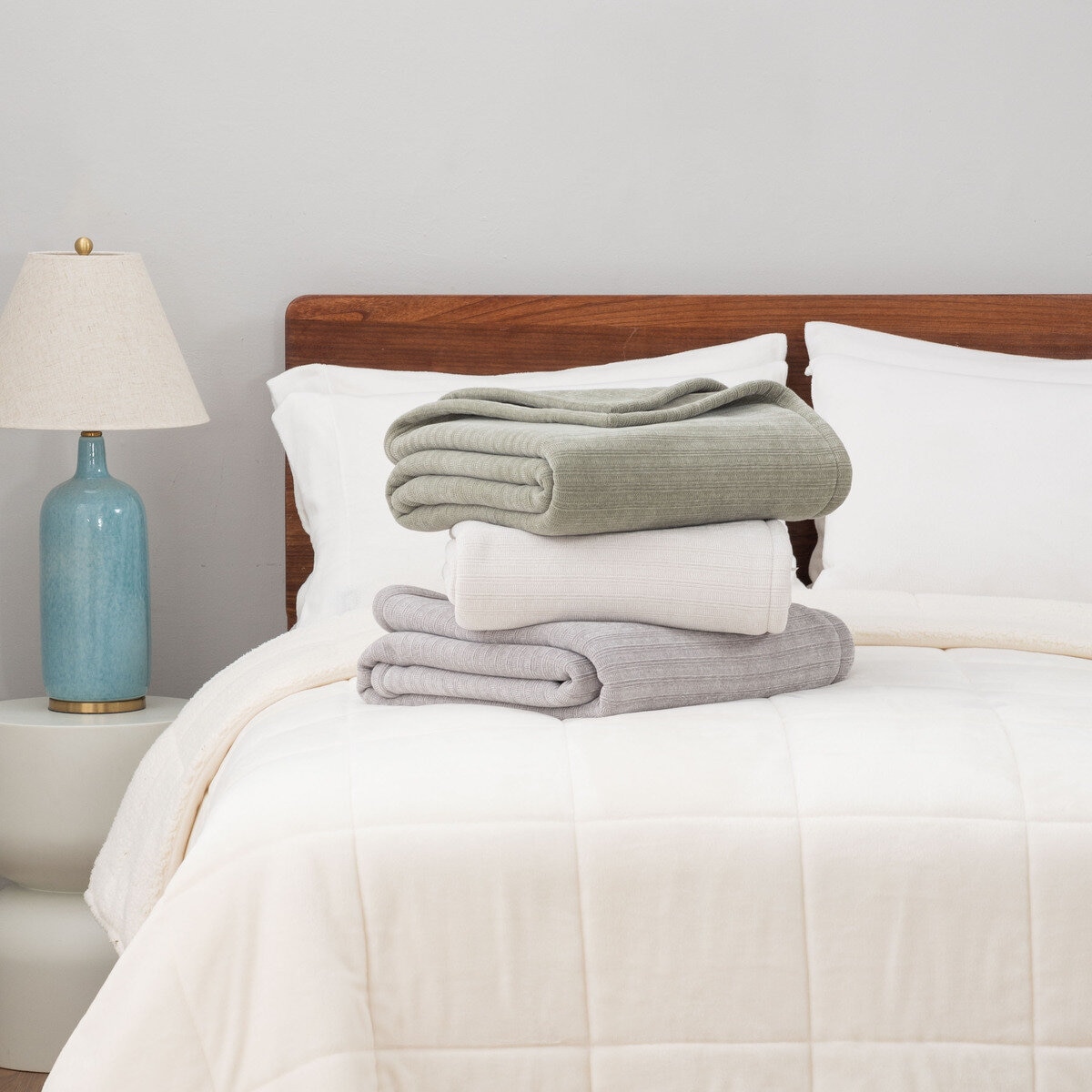 CHENILLE 大判ひざ掛け 152cm x 177cm