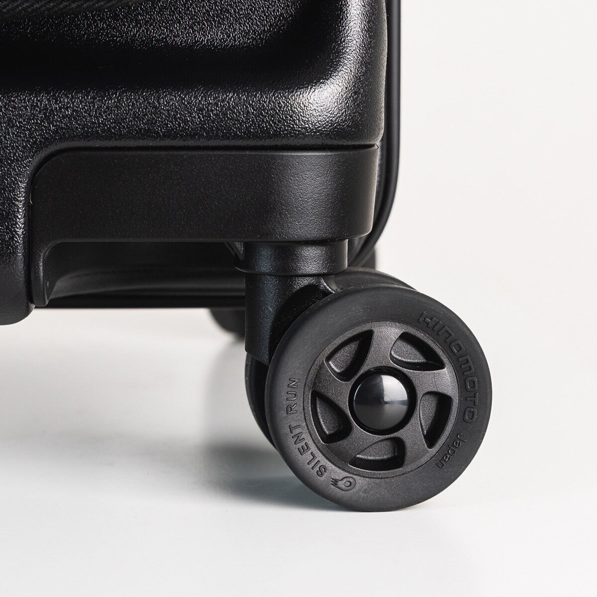 エコーラック セレストラ スーツケース 24インチ 72L ブラック