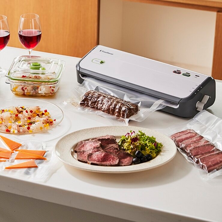 新品未使用　フードセーバー FM2010/FM2000 フレッシュボックス3台 パックロール2本同梱セット FOODSAVER FM2010/FM2000 including 3 fresh boxes and 2 pack rolls フードセーバー FM2010/FM2000 フレッシュボックス3台 パックロール2本