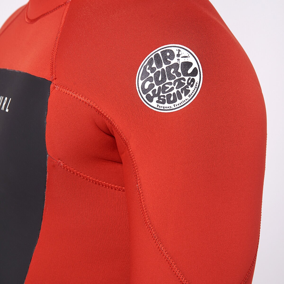 リップカール オメガ バックジップ 3/2mm 男性用ウェットスーツ