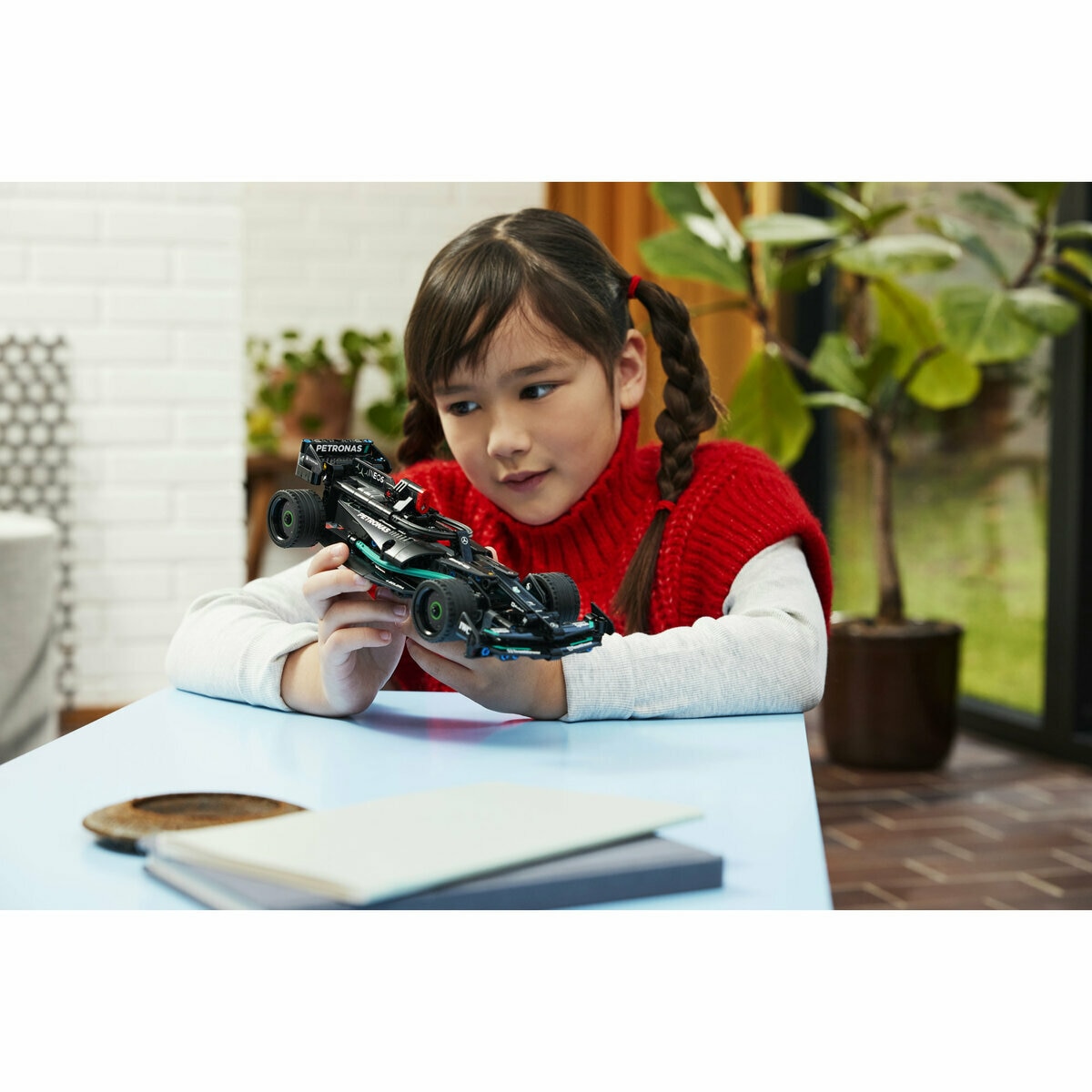 レゴ Mercedes-AMG F1 W14 E Performance プルバック