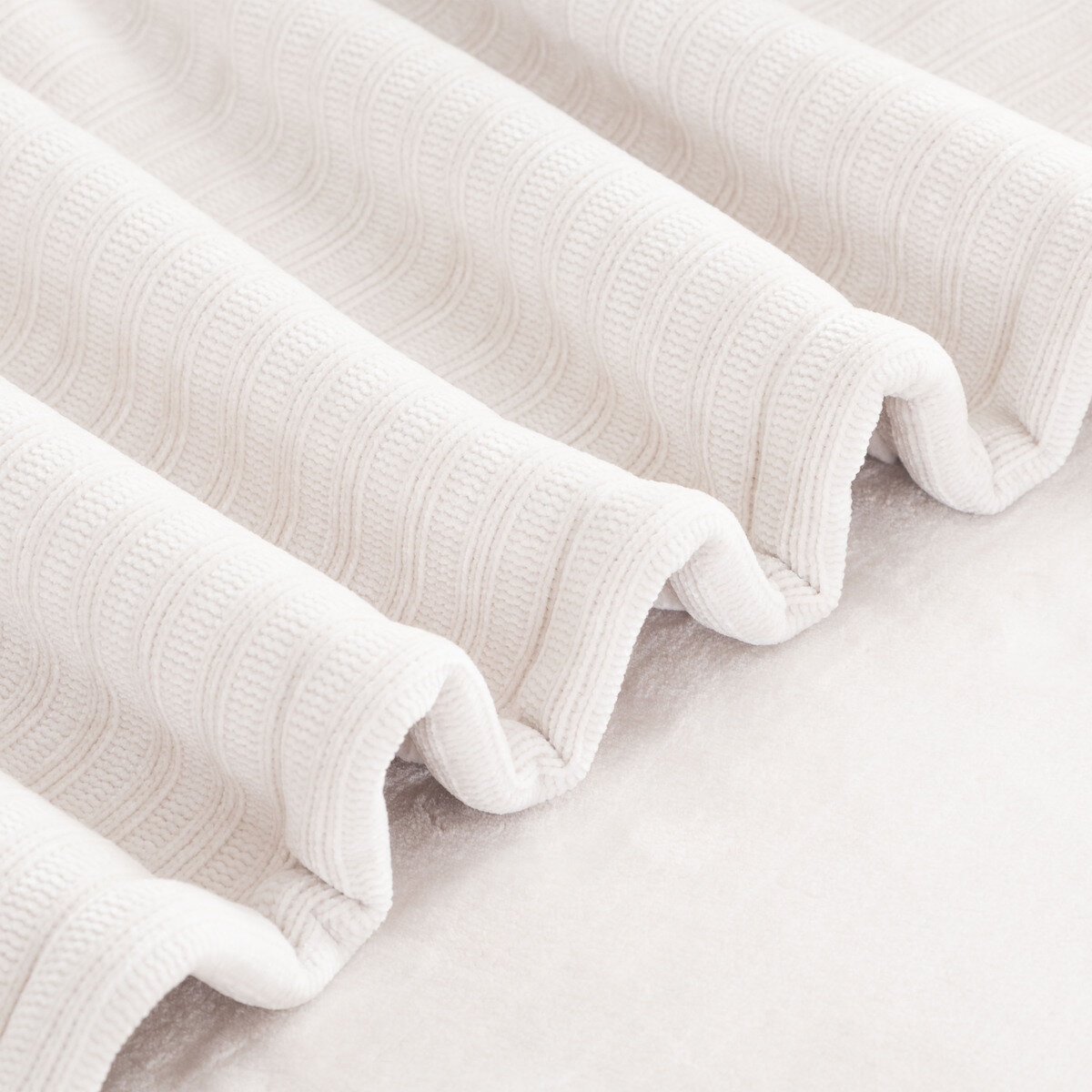 CHENILLE 大判ひざ掛け 152cm x 177cm ホワイトマカダミア | Costco Japan