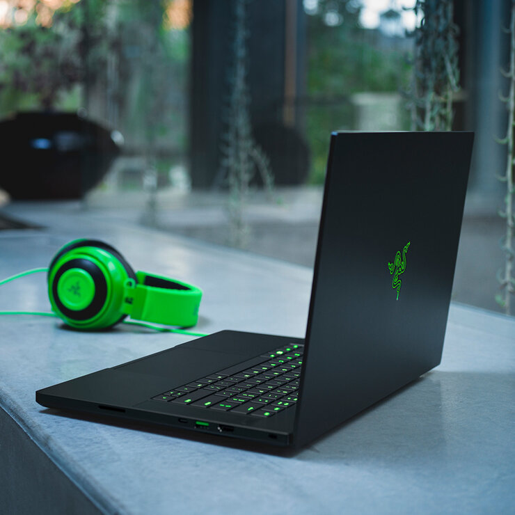 Razer Blade 15 ベースモデル ゲーミングノートパソコン RZ09-03287J22-R3J1 Razer Blade 15 ベースモデル ゲーミングノートパソコン RZ09-03287J22-R3J1