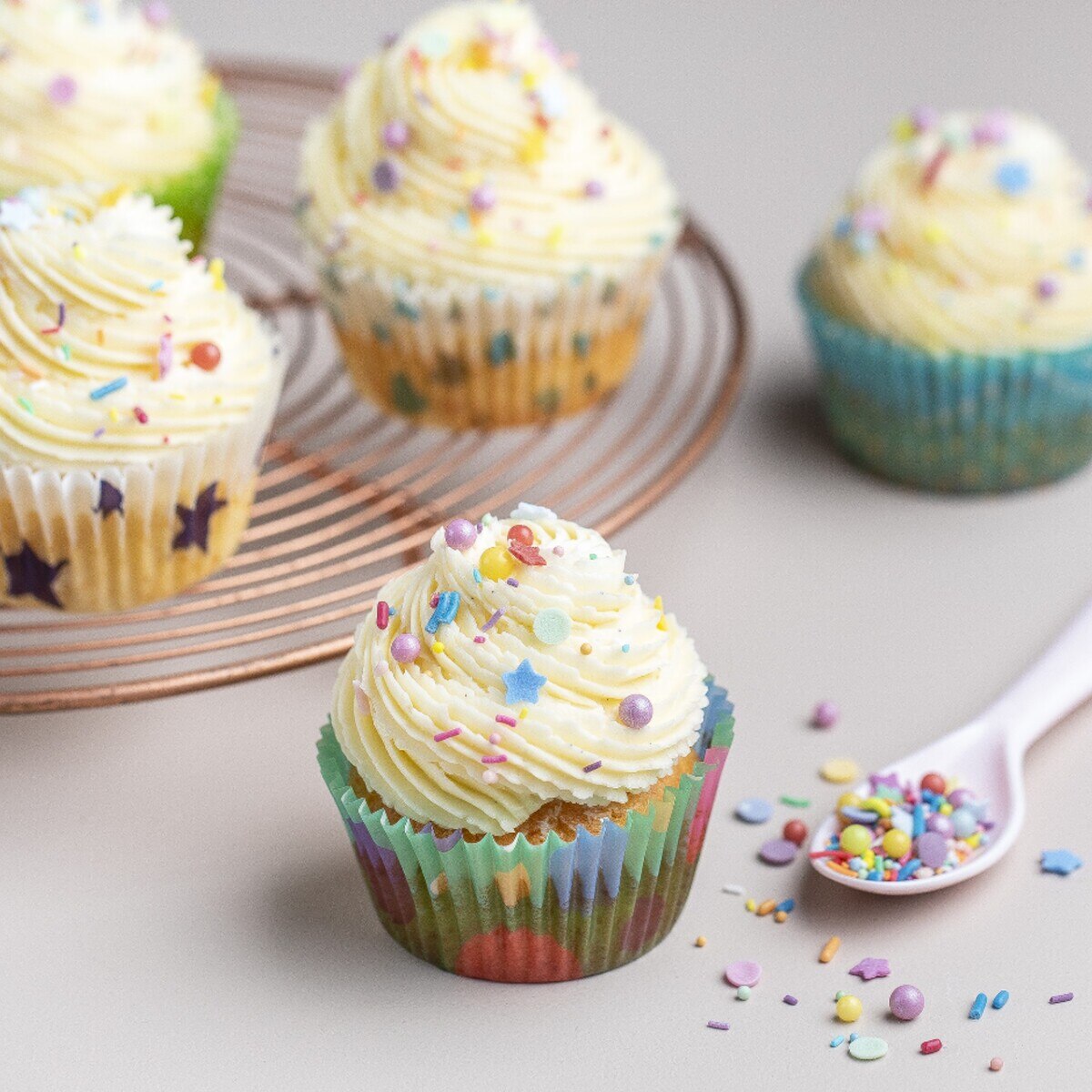 カップケーキ用 バラエティー紙カップ 50枚 X 12種類 Costco Japan