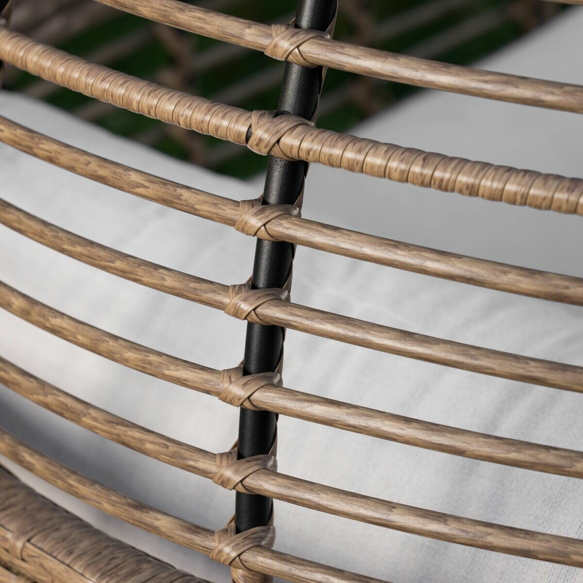 サンヴィラ Elliot エッグチェアー