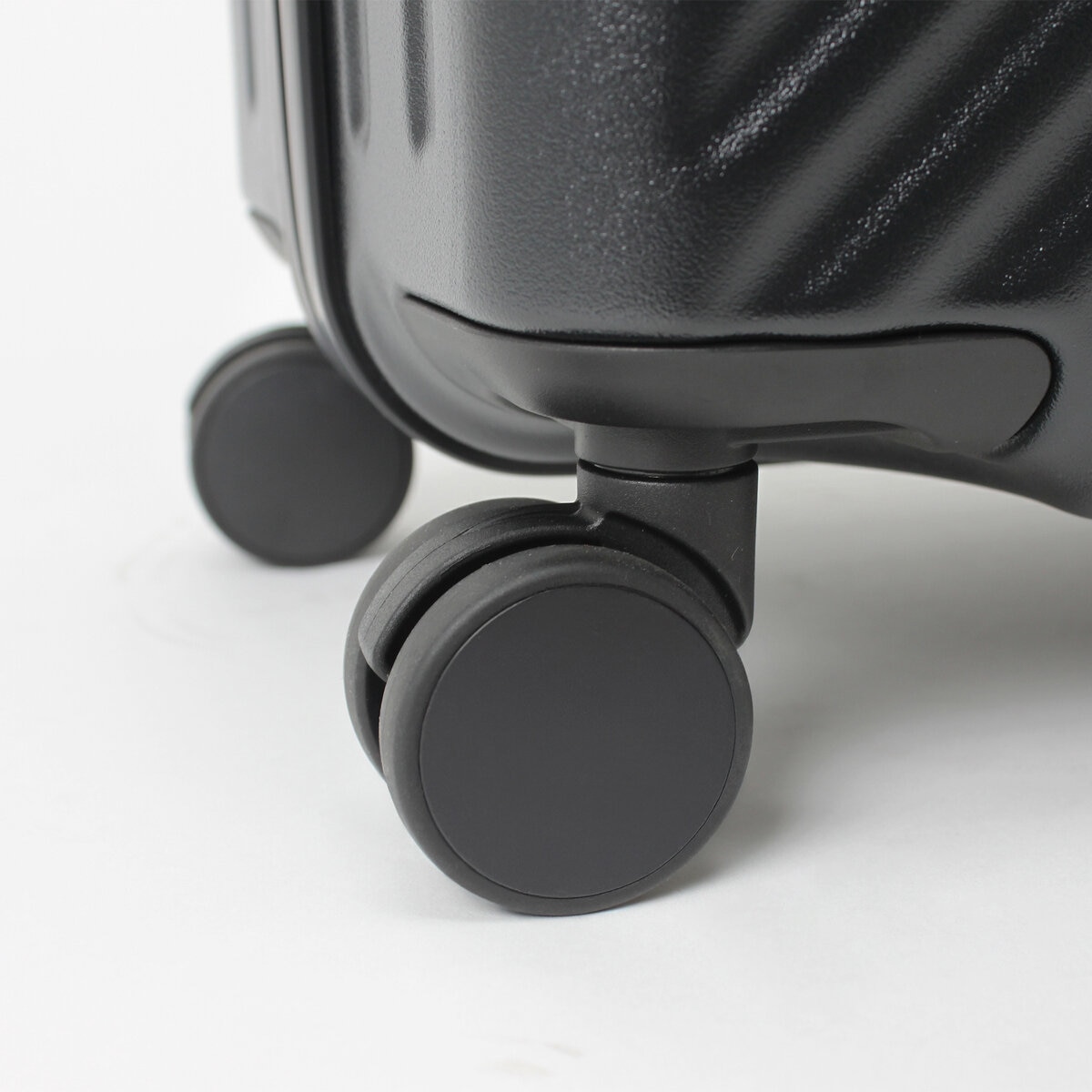 エース イグザクト 機内持込みサイズ スーツケース （拡張機能付き）ブラック