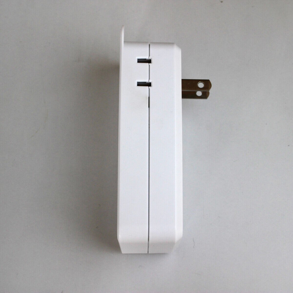 Fargo（ファーゴ）SATI COLOR(サティカラー) AC4個口 4.2A USB 全14色 CT221 ホワイト