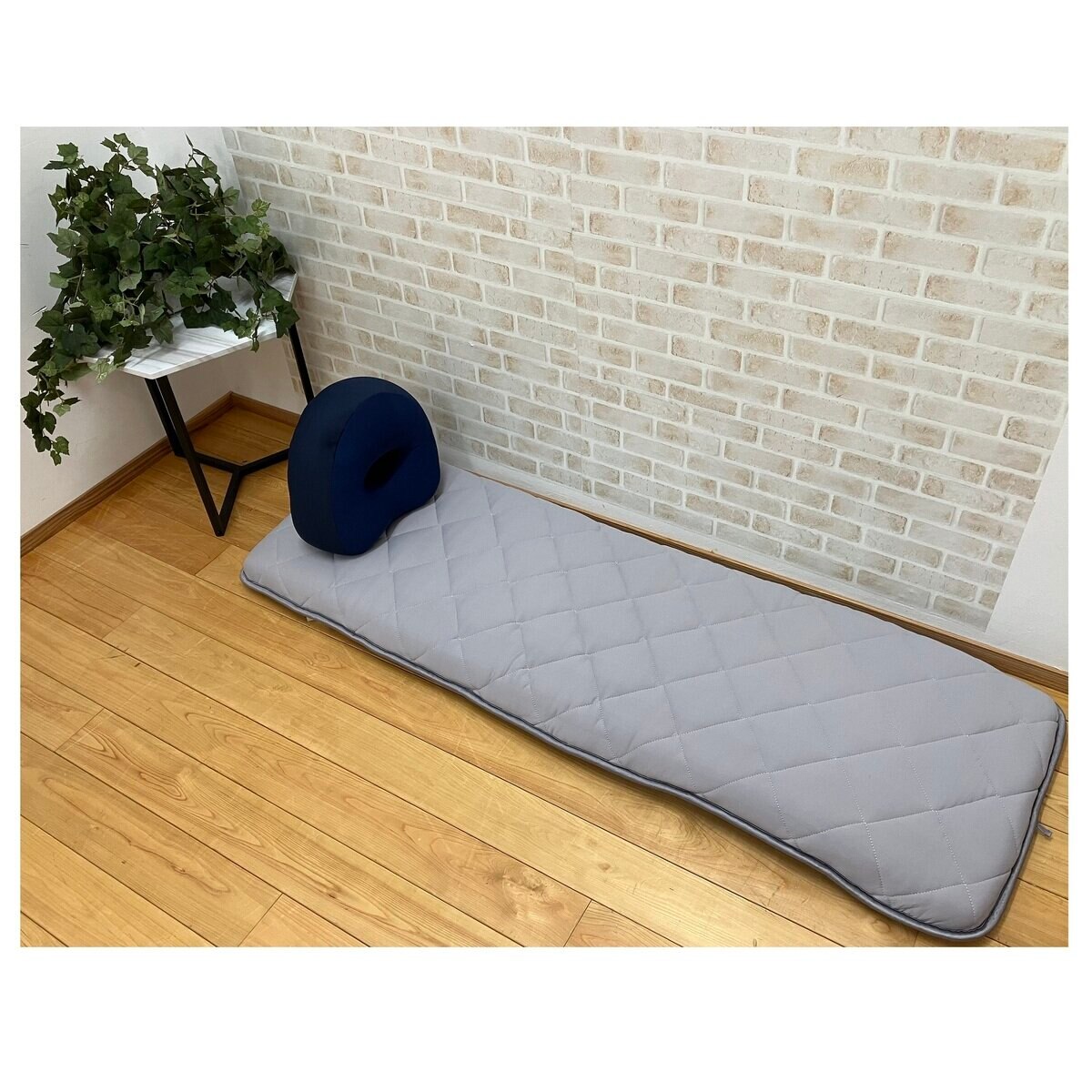 昭和西川 冷感フロアクッション グレー