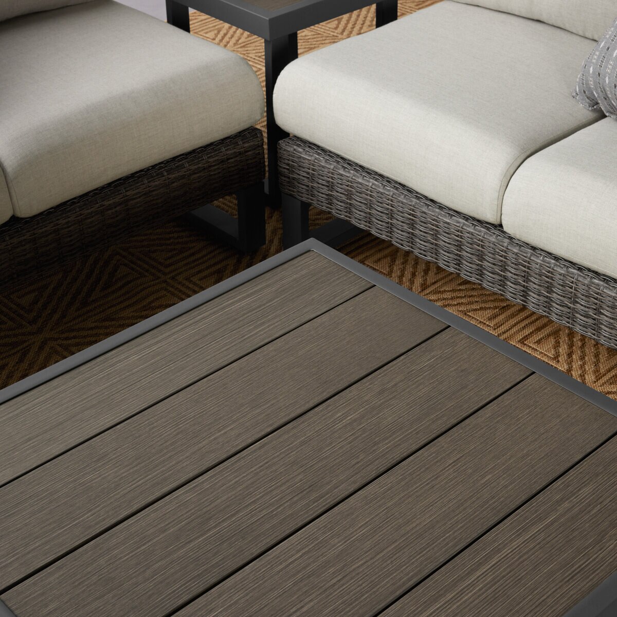 アジオ Maricopa 屋外用 ソファー＆テーブル 5点セット | Costco Japan 