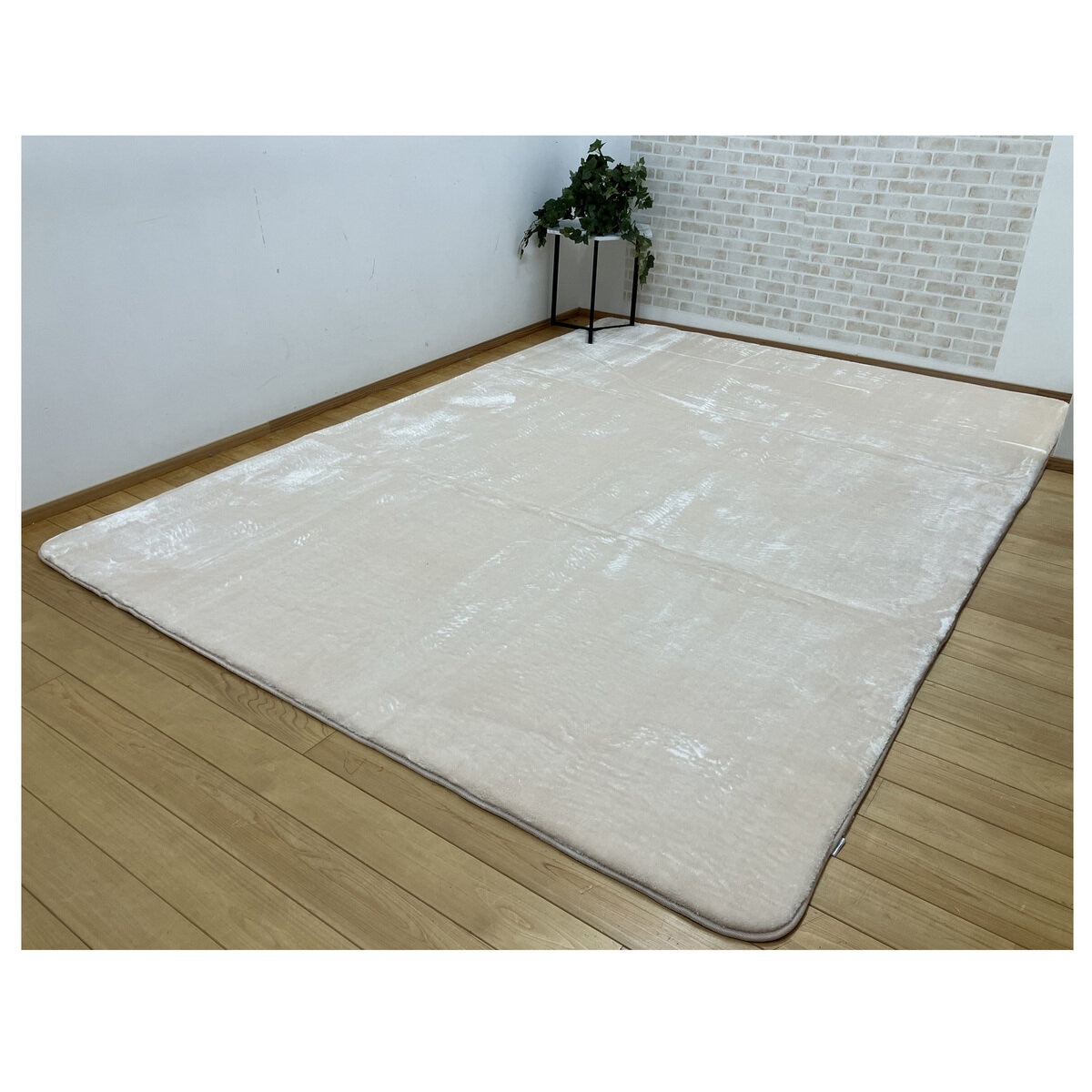 昭和西川 極厚フランネルラグ 200 x 270cm ベージュ