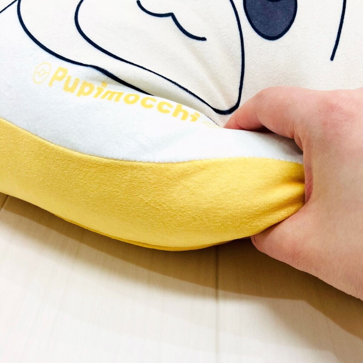 ポケモン ダイカットクッション 25cm x 30cm パピモッチ