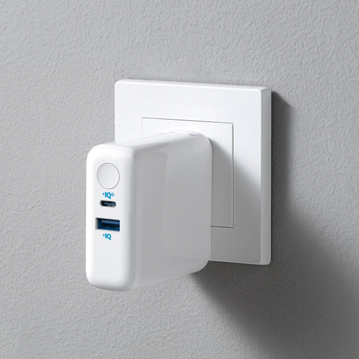 Anker（アンカー）モバイルバッテリー搭載USB急速充電器 PowerCore III Fusion 5000 USB-C & USB-Cケーブル (1.8m)付属