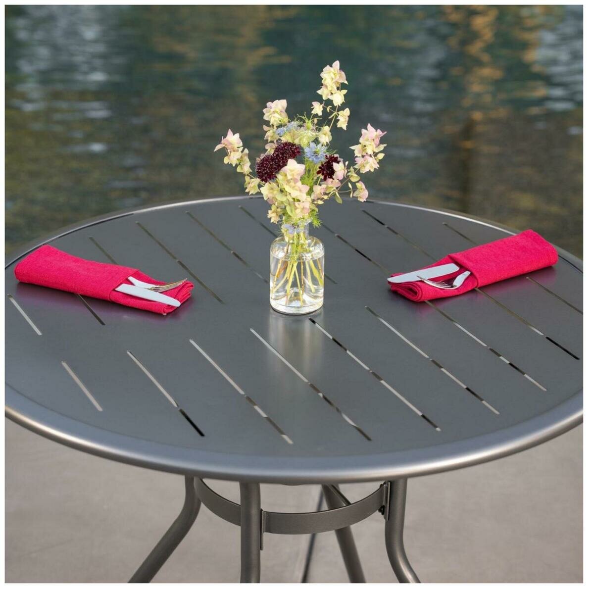 サンヴィラ Colfax 34インチ (86cm) スチール製 ビストロ テーブル