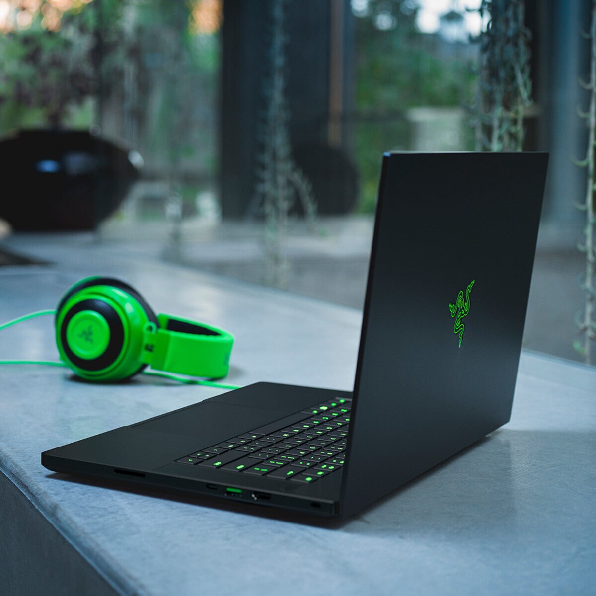 Razer Blade 15 ベースモデル ゲーミングノートパソコン RZ09-03286J22-R3J1