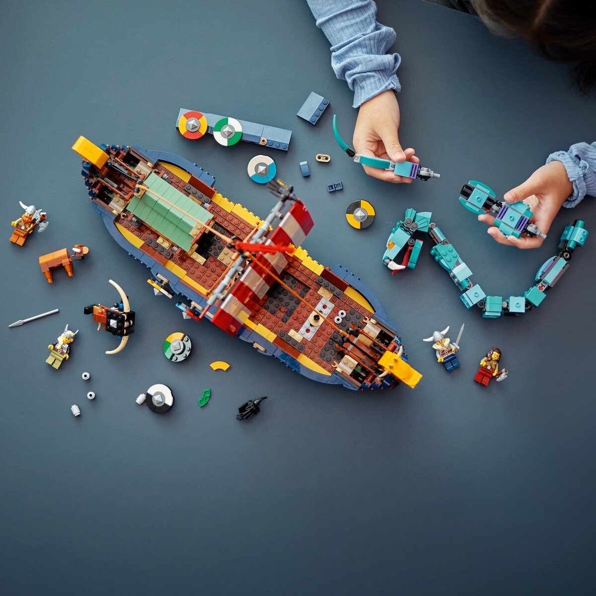 レゴ クリエイター3in1 海賊船とミッドガルドの大蛇 | Costco Japan