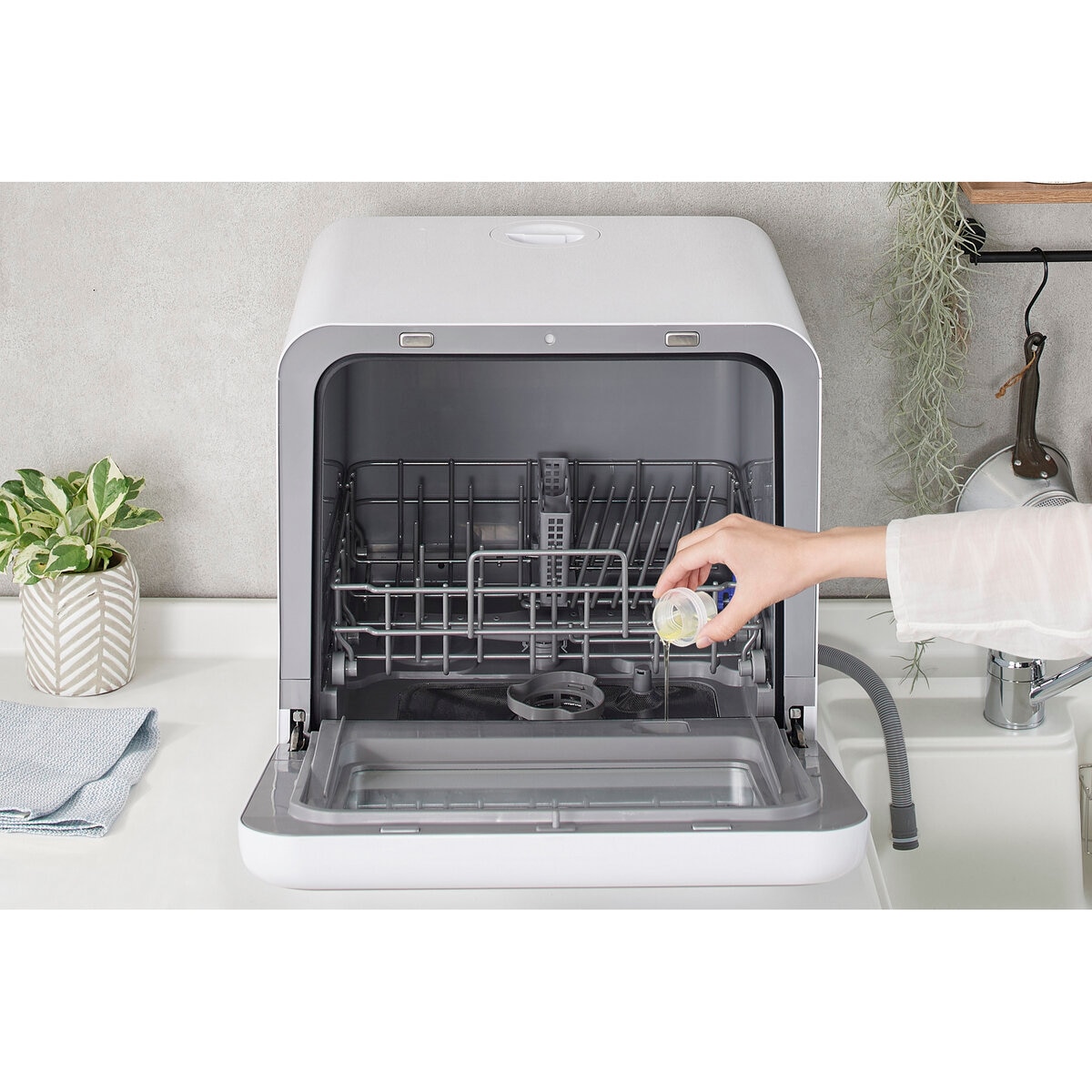 アイリスオーヤマ 食器洗い乾燥機 KISHT-5000-W