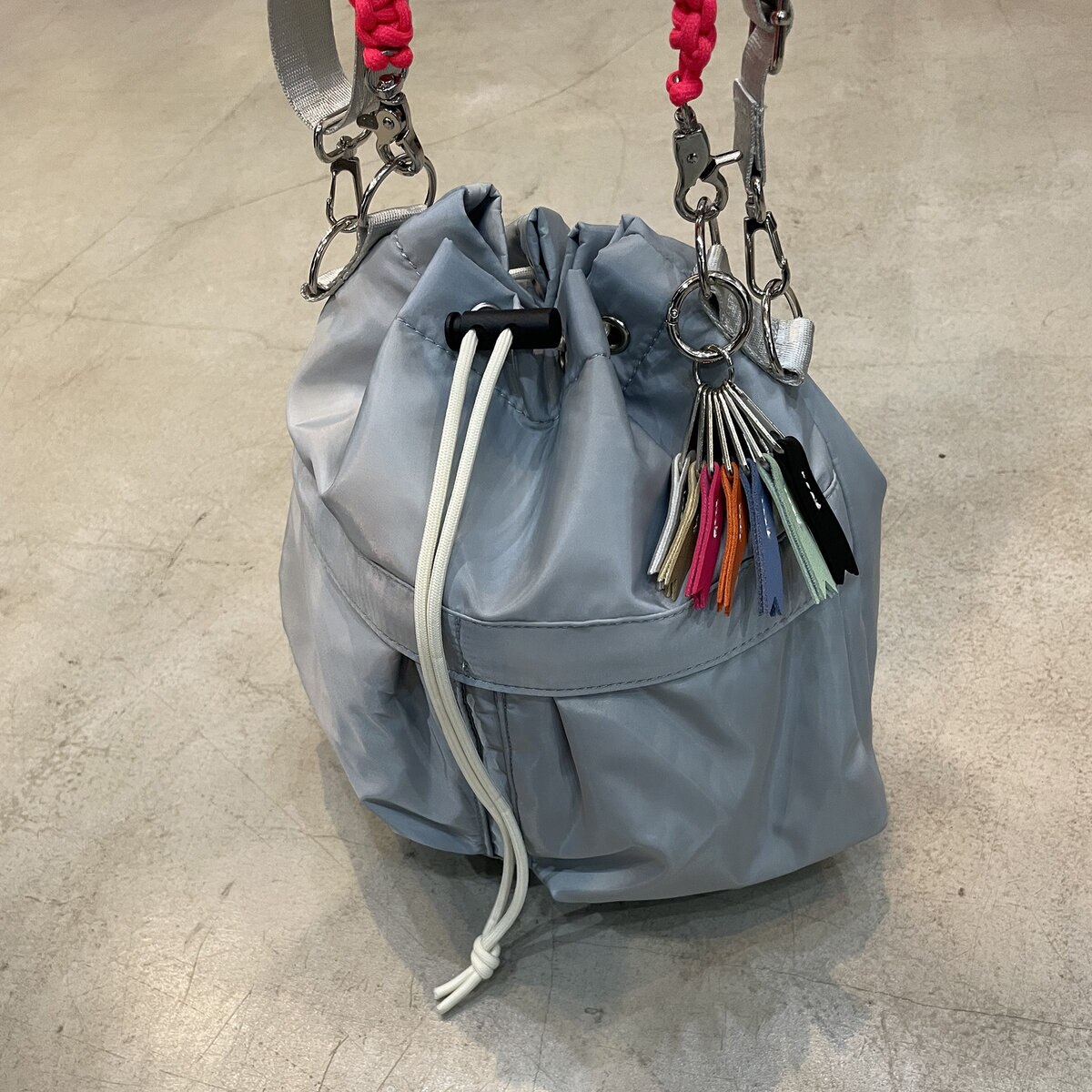 新品タグなし◯charmantsac シャギー バッグ ブルーグレー BITTE - Regular Charcoal Grey – raregem ONLINE STORE