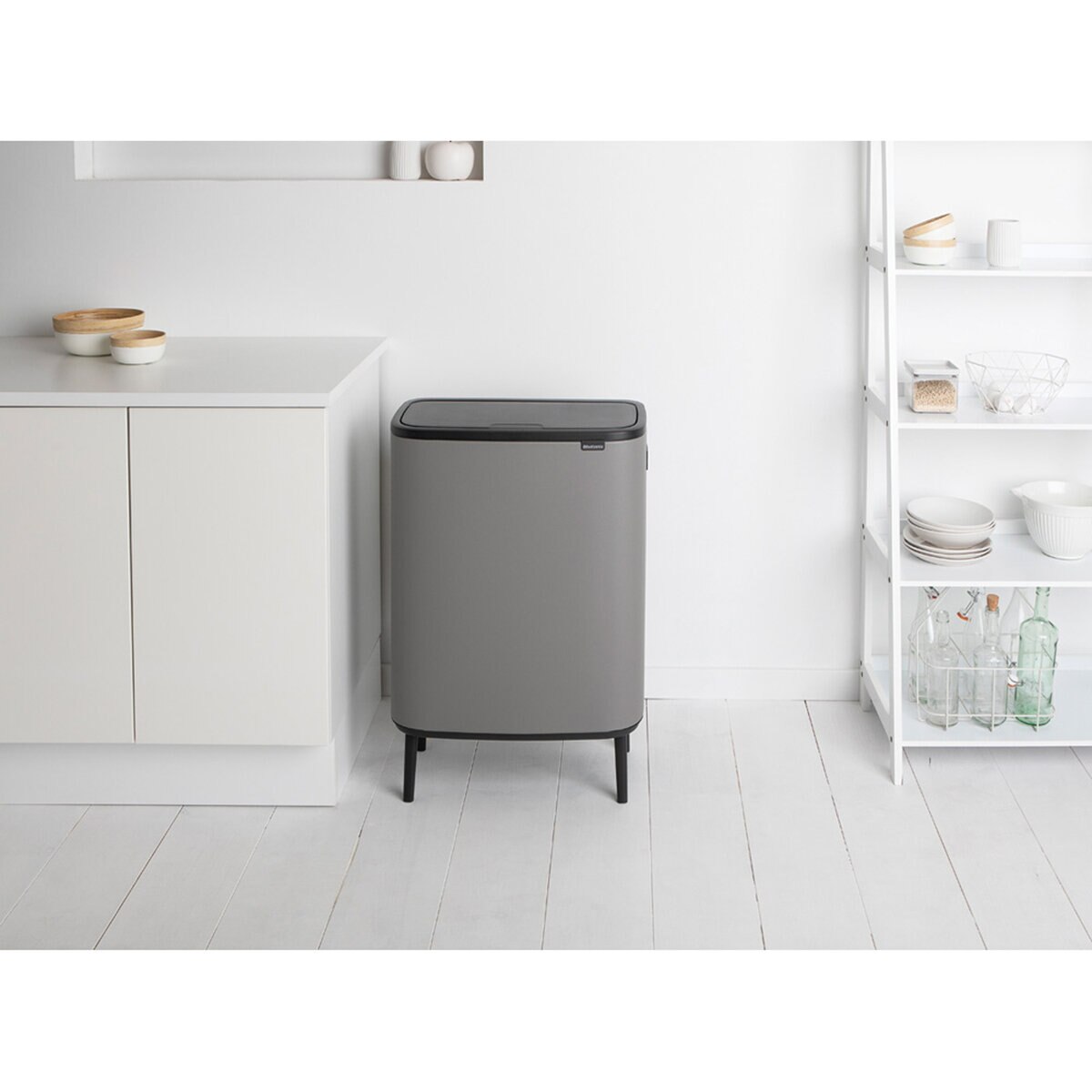 ブラバンシア BoタッチビンHi 2x30L   タッチ式ごみ箱 2分別(脚つき)  ミネラルコンクリートグレー  130663