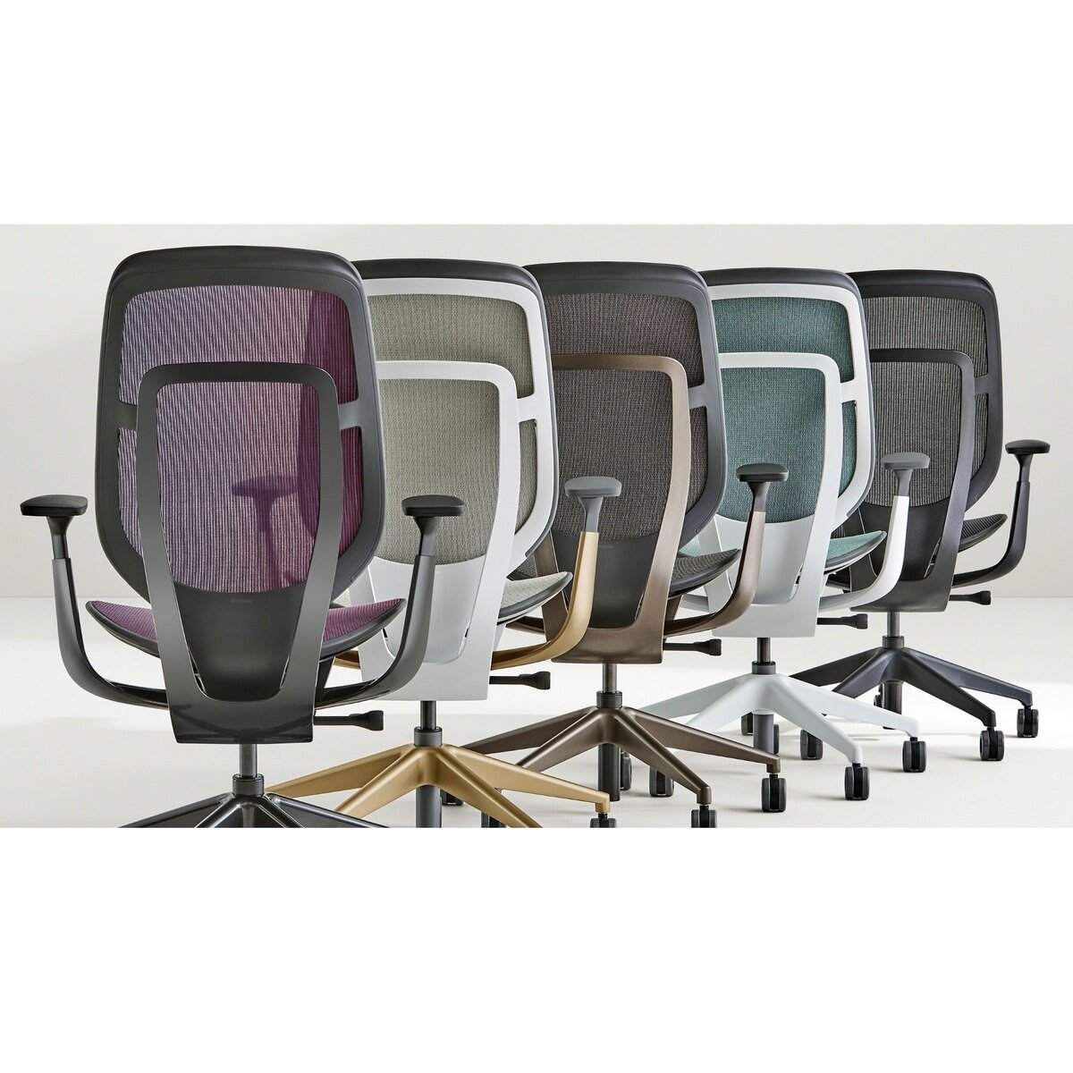 スチールケース カーマンチェア ブラックフレーム／ブラック