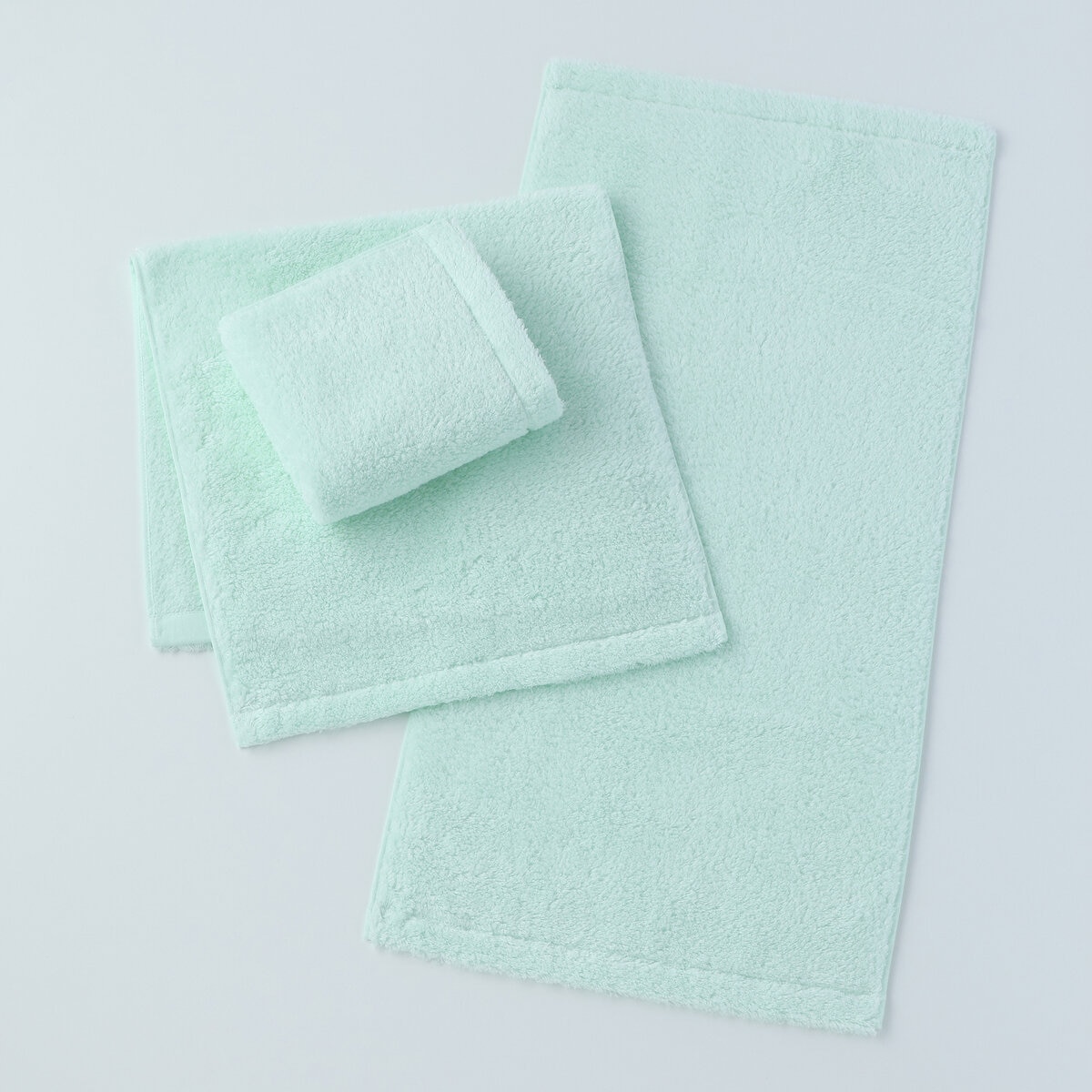 UCHINO UCHINO 贅沢吸水 フェイスタオル 3枚組 38cm x 80cm ライトグリーン UCHINO UCHINO 贅沢吸水 フェイスタオル 3枚組 38cm x 80cm ライトグリーン