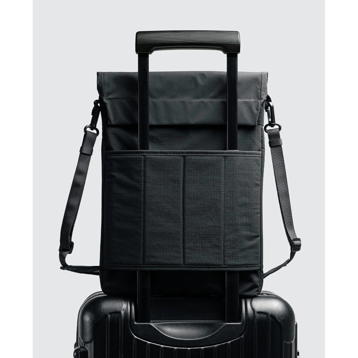 bitplay / Essential ラップトップスリングバッグ （14インチ用）/ ブラック