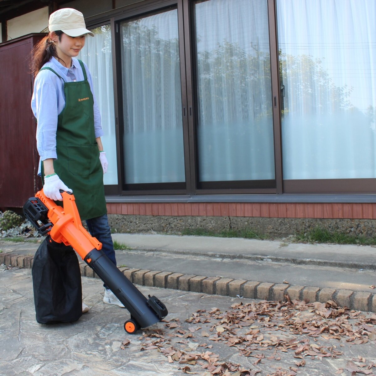 ヤードフォース 24V コードレスガーデンバキューマー