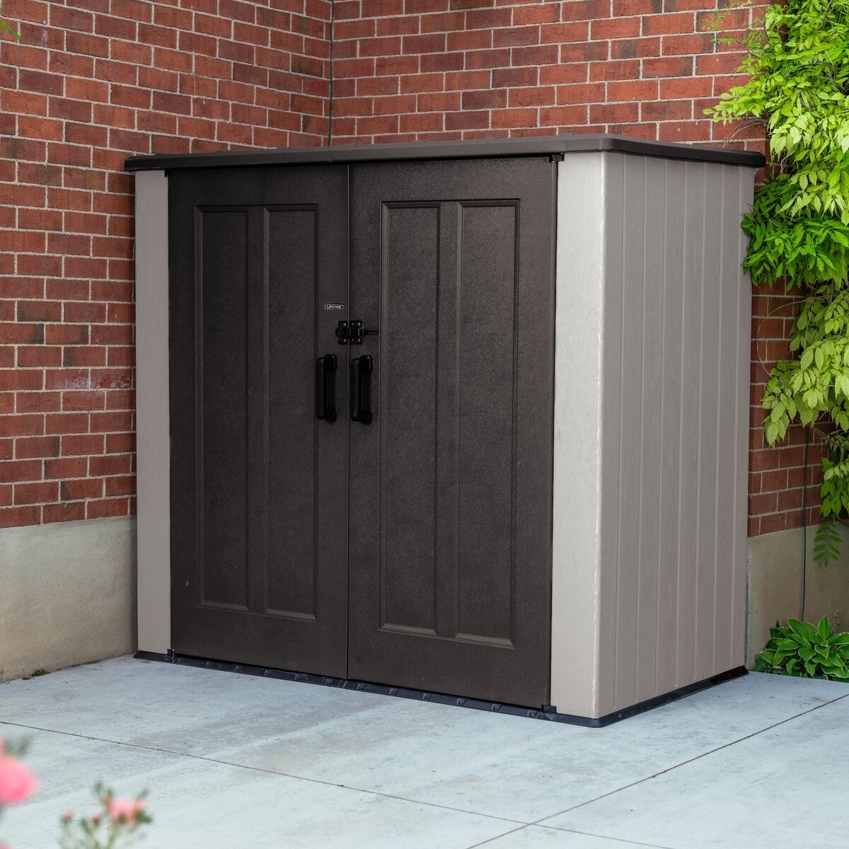 LIFETIME 6 x 4フィート (177 x 110 x 180 cm) 屋外用物置 LIFETIME 6 x 4フィート (177 x 110 x 180 cm) 屋外用物置