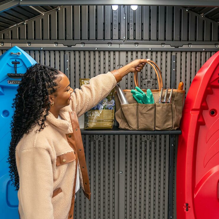 LIFETIME 7 x 14 フィート (2.1 x 4.3 m) 屋外用物置