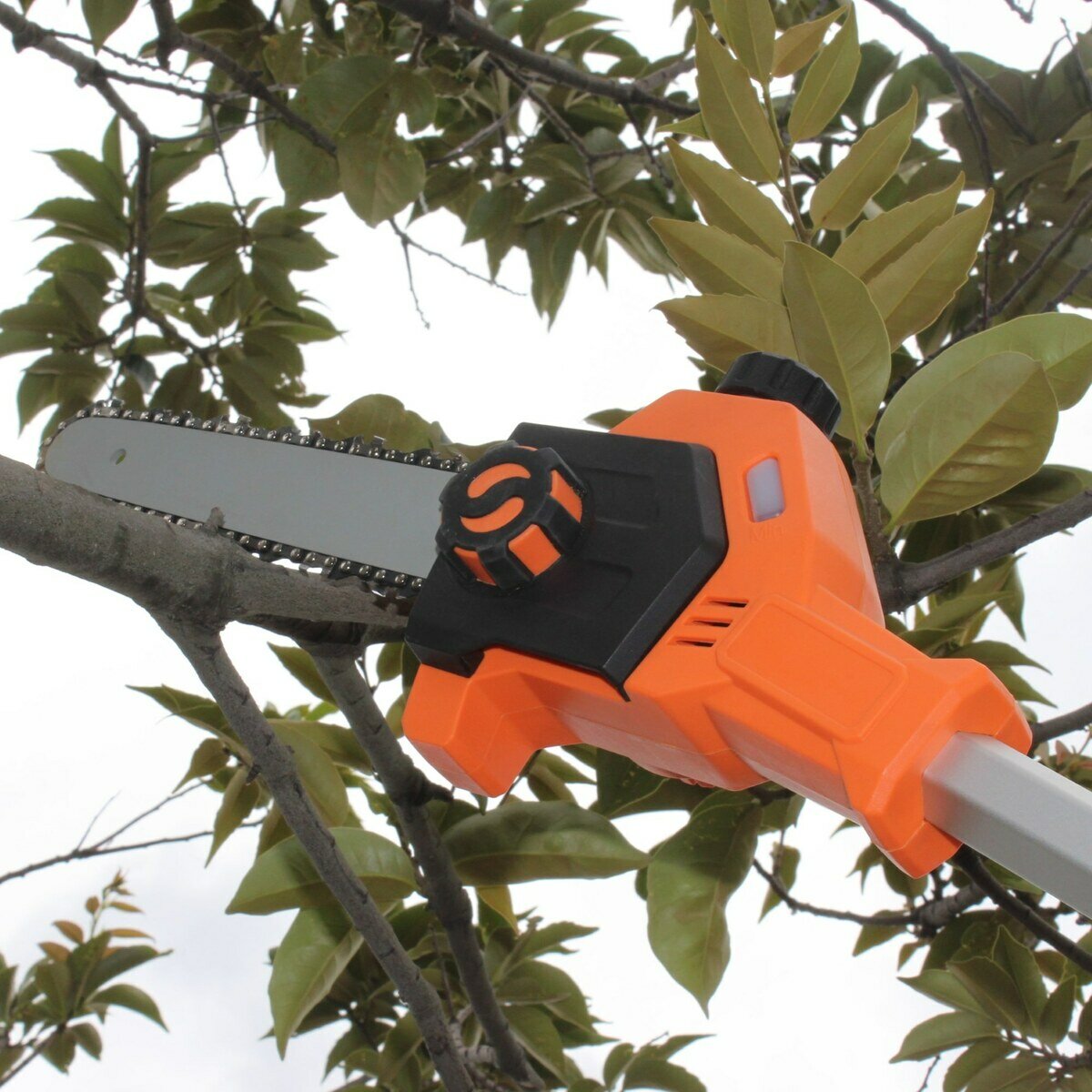 ヤードフォース 24V ブラシレスモーター 高枝チェーンソー