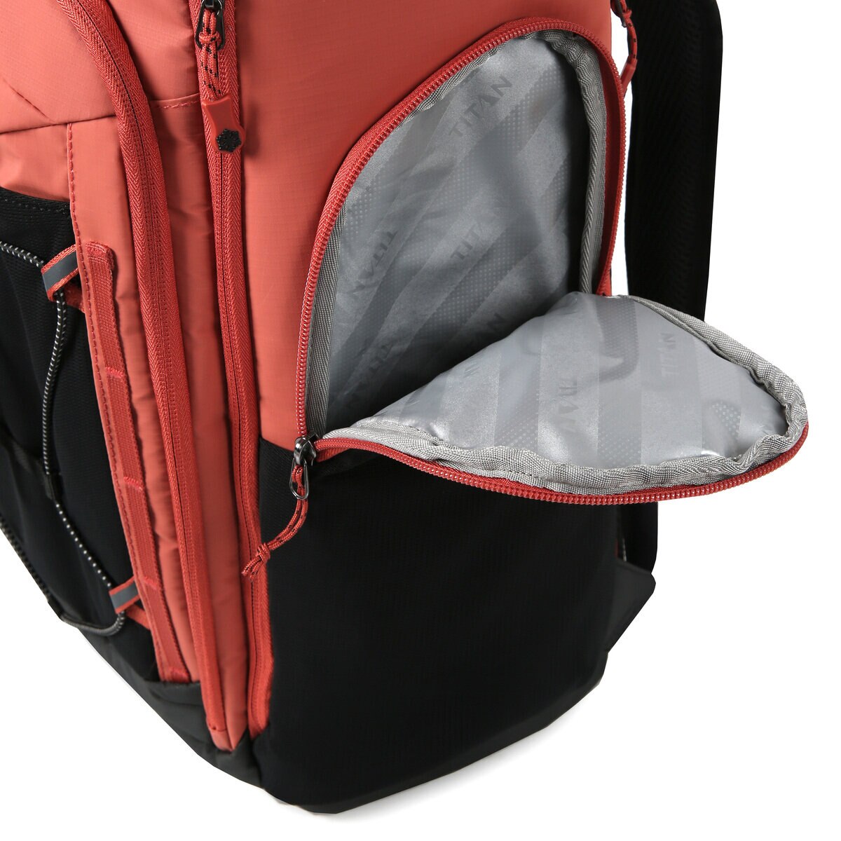 タイタン 26缶 バックパック クーラー 赤茶/ブラック