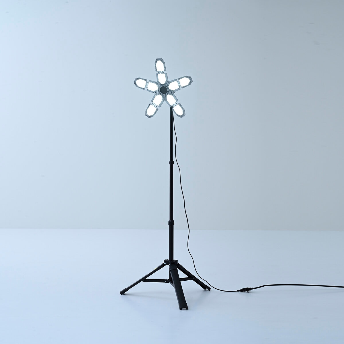 YAMAZEN 5灯LEDガレージライト/ライト用三脚スタンドセット GL5-1000SSSG-70BSET